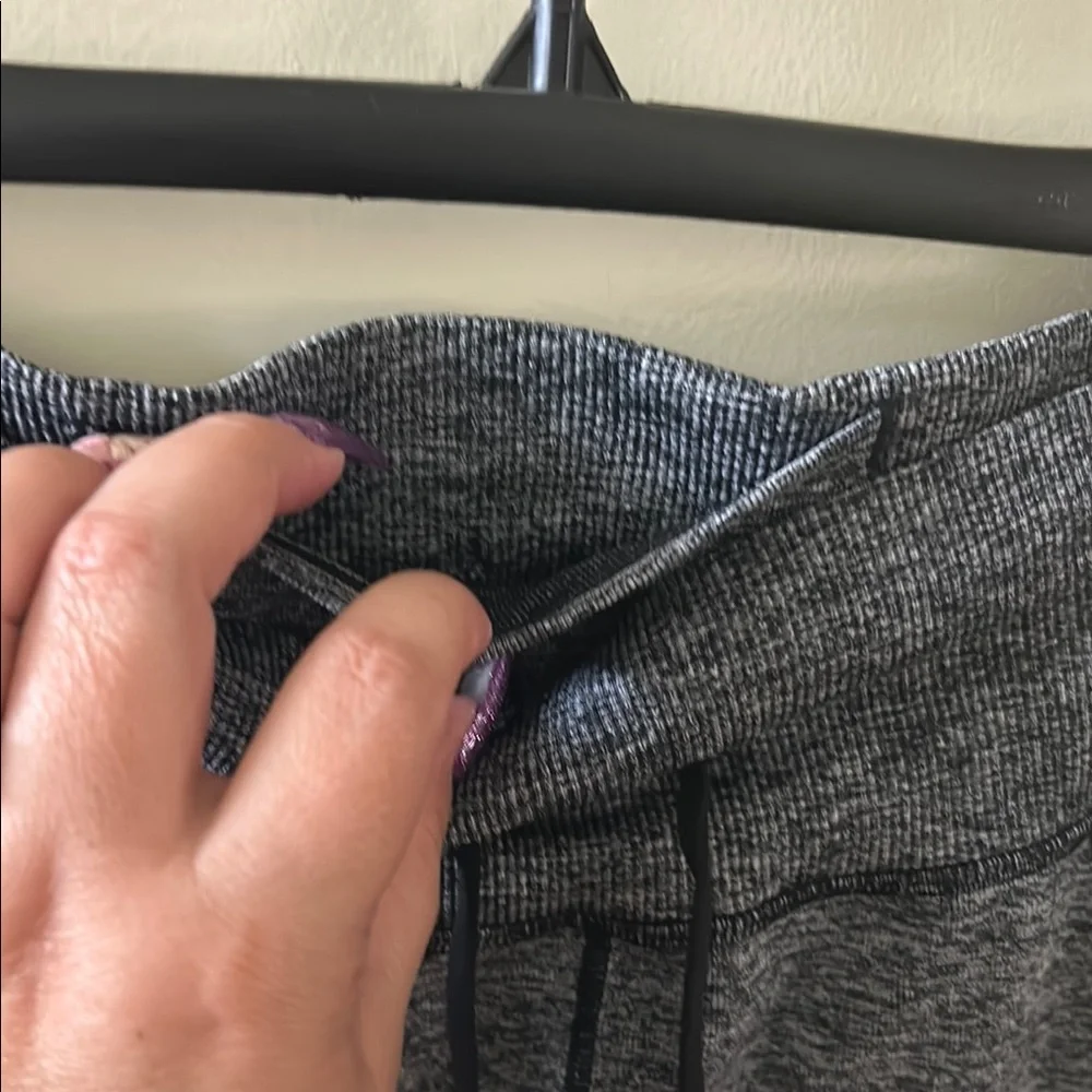PINK Victoria's Secret Gray and Black Leggings with Wide Waistband - Picture 3 of 8